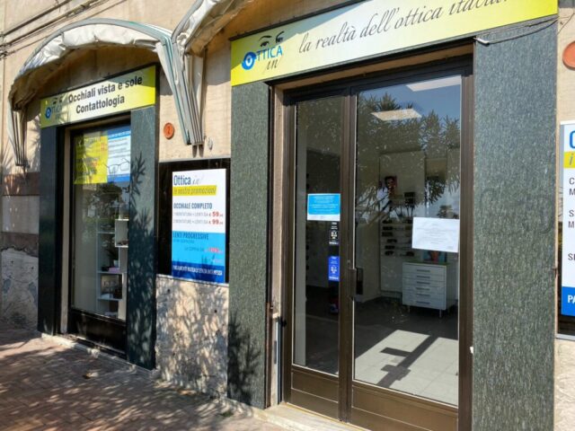 ottica-in-negozio-04